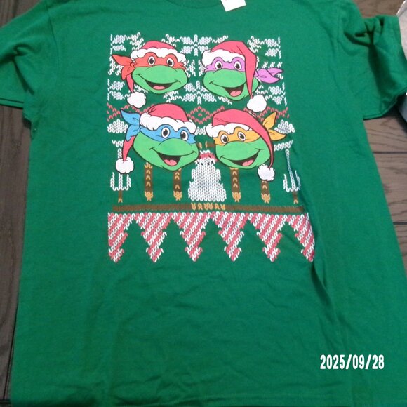 NEW Green Teenage Mutant Ninja Turtles Short Sleeve CHRISTMAS T SHIRT LARGE - Picture 2 of 3